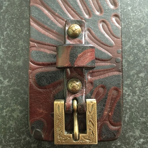 Beautiful Fendi Belt - Picture 2 of 4